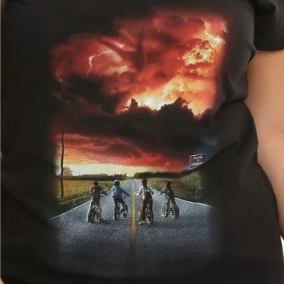 Torrid Stranger Things Season 2 Poster Tee, Size 3 3X 22 24 plus size - Picture 2 of 8